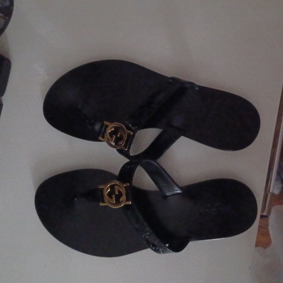 Authentic gucci sandels - Picture 1 of 8